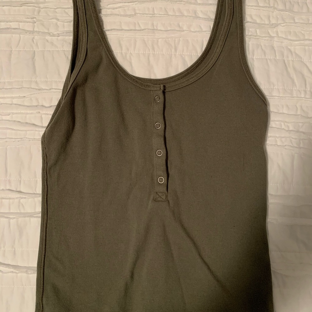 green crop tank button tank top